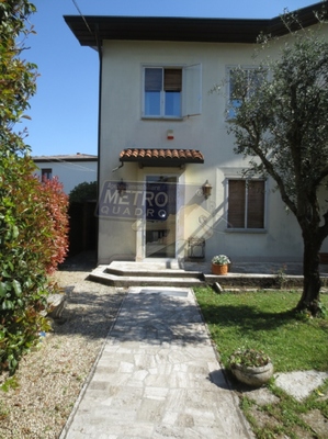 ingresso pedonale - UNIFAM. AUTONOMA THIENE (VI) NORD 